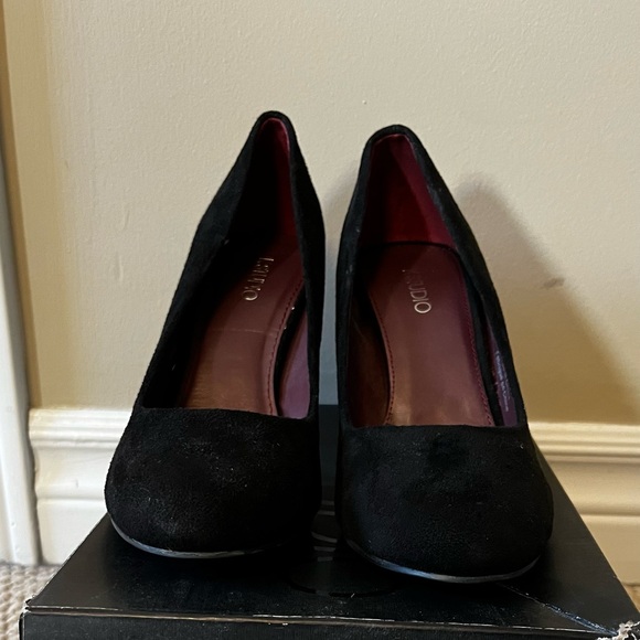 Globo K Studio Black Velet chunky heels Size 7 - Picture 2 of 7